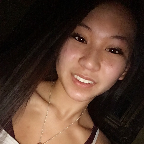 Meet your Posher, Anna - Picture 2 of 5